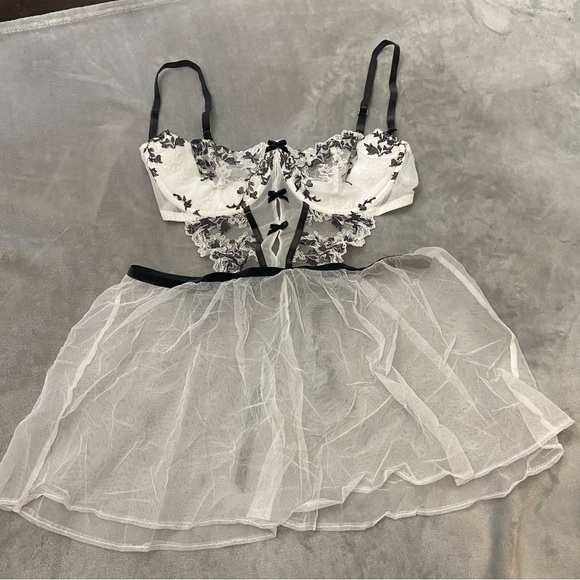 NEW Victoria’s Secret very sexy Wicked Embroidered Babydoll lingerie 4363 - Picture 4 of 11